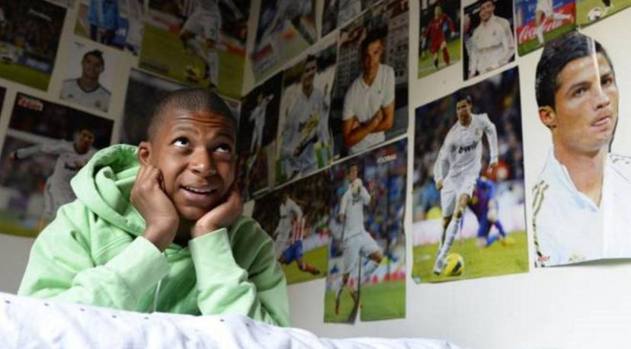 Terza Maglia PSG Kylian MBAPPE Terza Maglia PSG Kylian MBAPPE